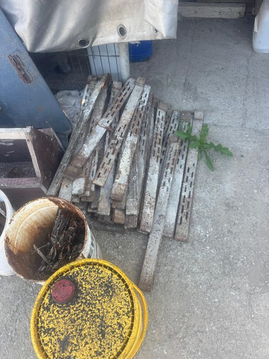 De vânzare popi metalici,montanți, furci , trepiezi