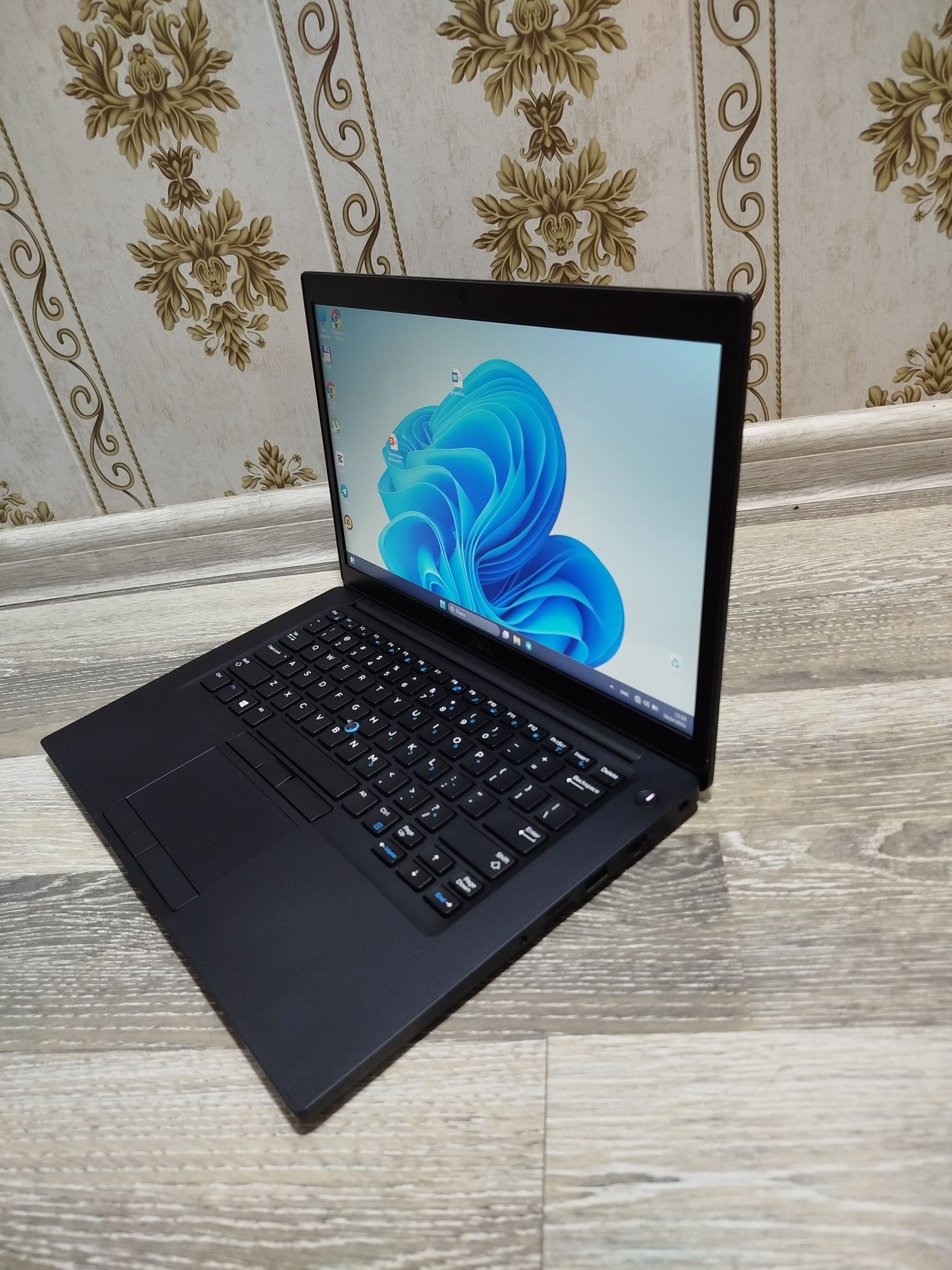 Dell i7-8650U 8/256gb dasturlash uchun yaxshi variant