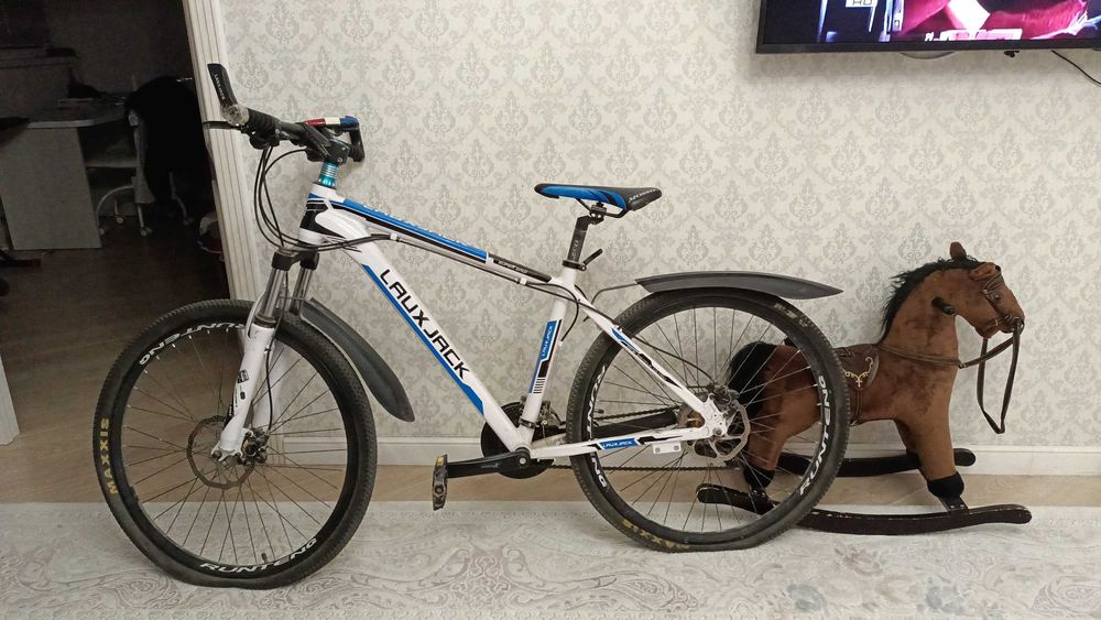 Продам велик сол спущенным колесам