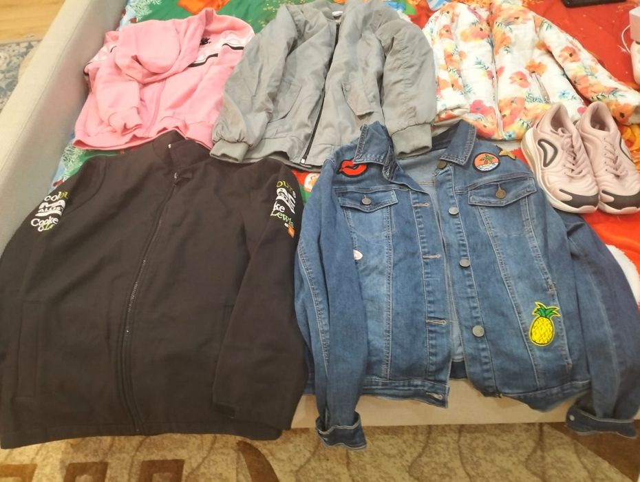 Haine copii – jachete, hanorac, geacă și adidași