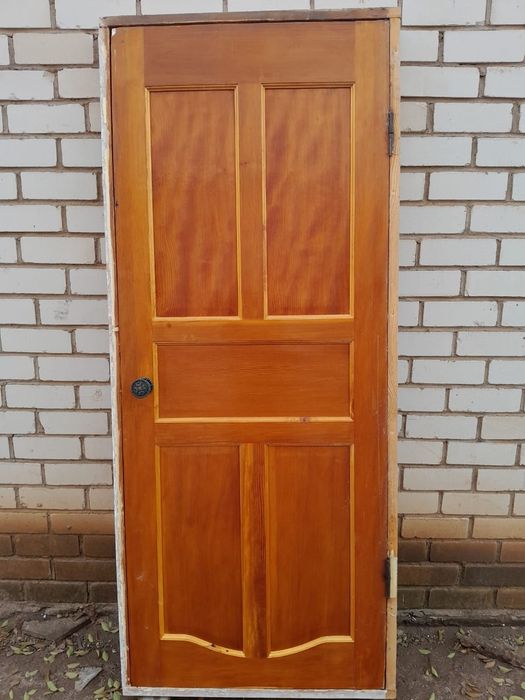 Продам межкомнатные двери