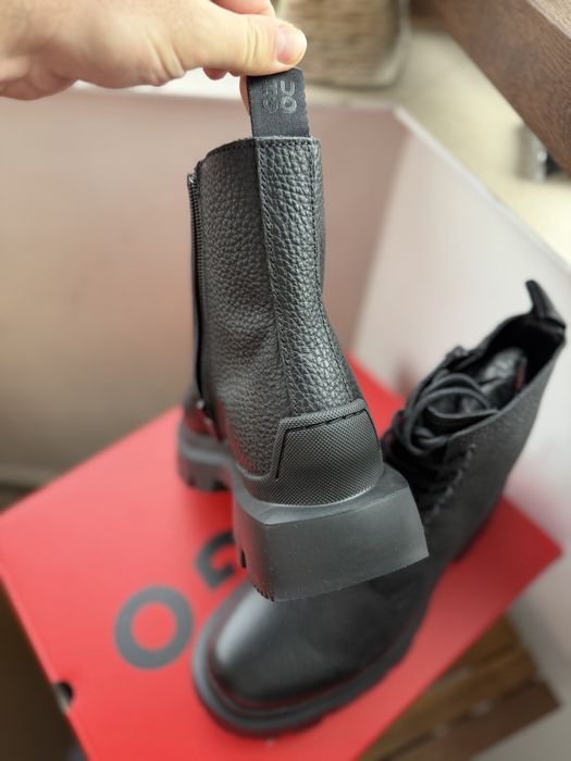 Hugo Fabyan ghete/bocanci din piele neagra marimea 41 noi originali