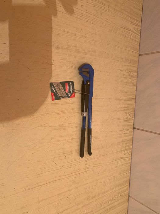 Продам ключ газовый профессионал. с парной рукоятью (сделано в России)