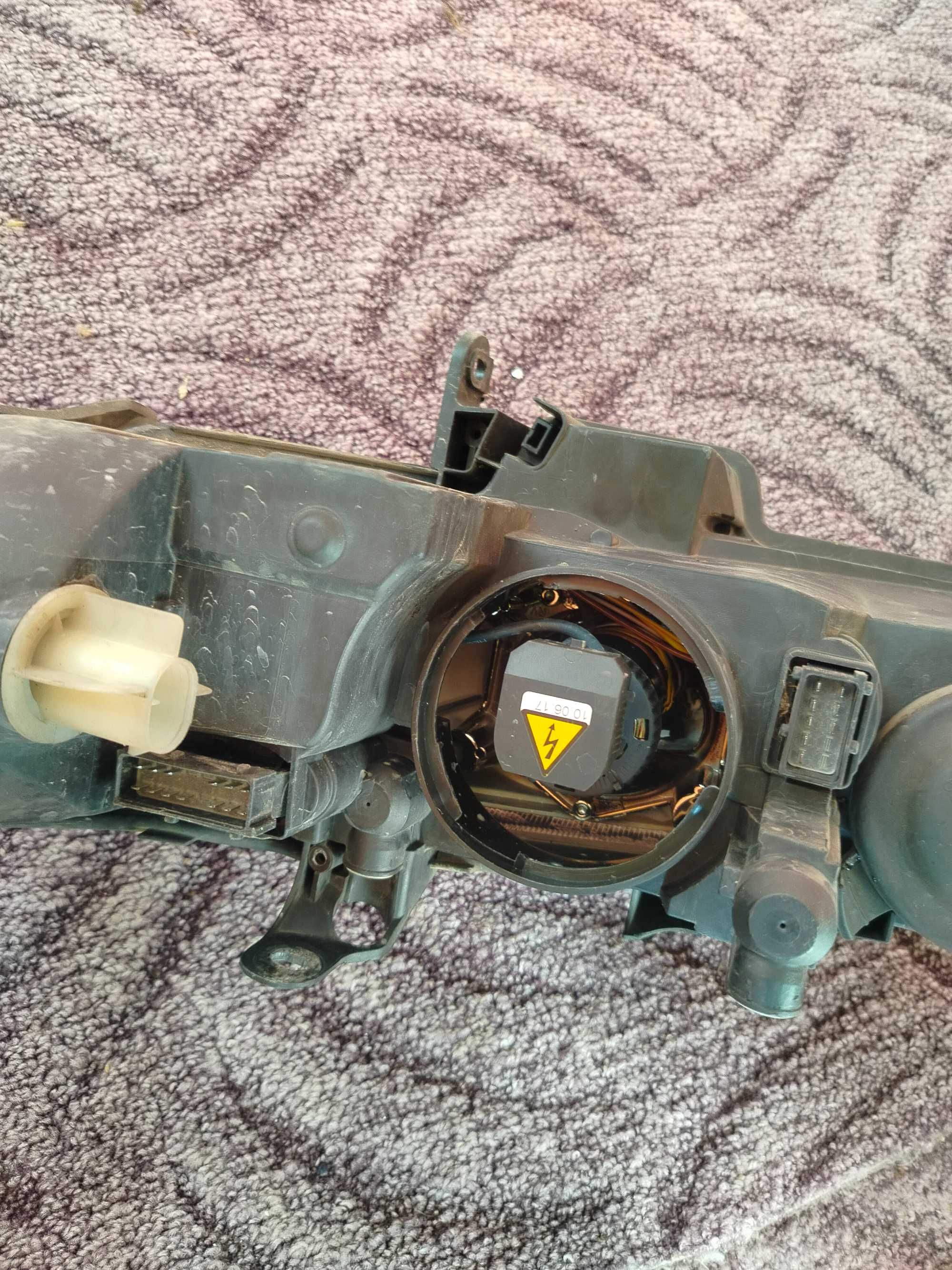 Фарове за opel vectra b 2.2 125 КС. Ксенон