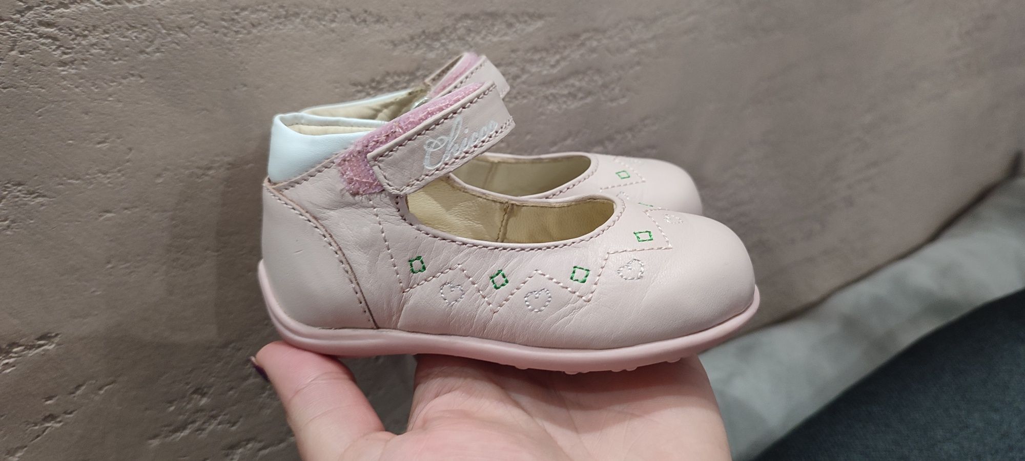 Нови, Детски кожени обувки Chicco ,размер 21
