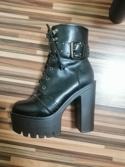 Vand Botine cu toc nr 37