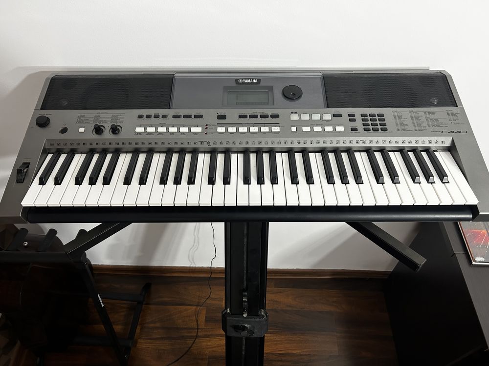 Orga Yamaha PSR E443