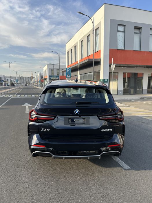 Bmw ix 3 M 40 L  2025 yil nomer taqilgan tayor