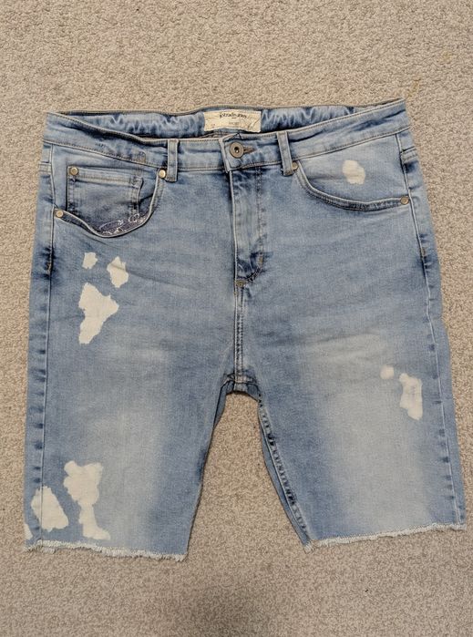 Pantaloni scurti Stradivarius Man mărimea S-M