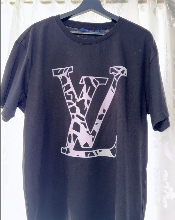 Tricou original Louis Vuitton – mărimea XXL