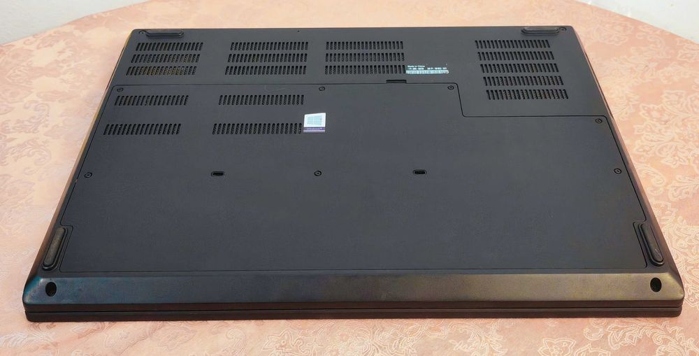 ThinkPad P72/Core i7-8850H/16GB RAM/256G SSD/Quadro P2000 4GB/17.3 IPS