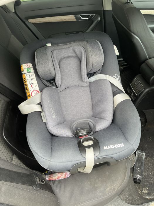 Vând scaun cu isofix