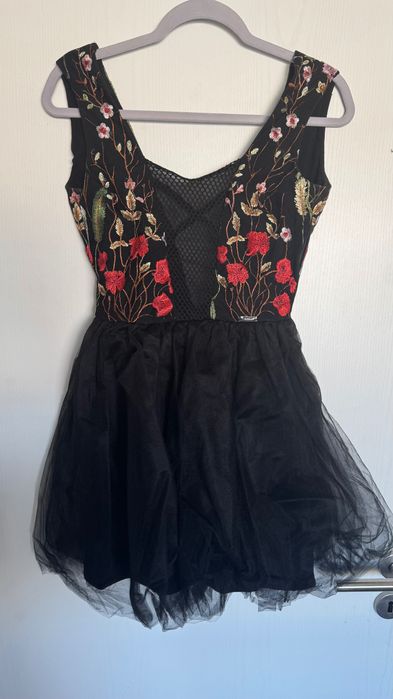 Черна рокля на  Alessa