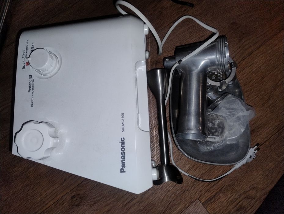 Продам мясорубку Panasonic