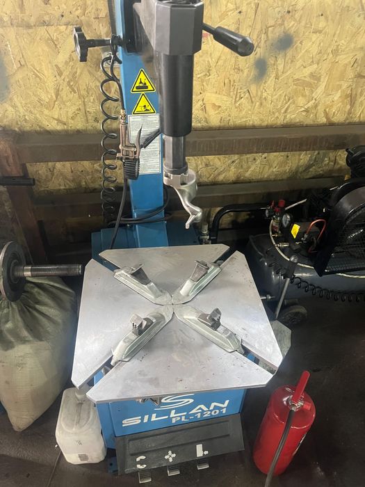 Продам шиномонтажный станок