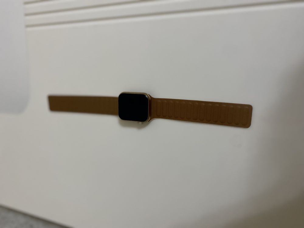 Aplle Watch прадаетса  не дорого