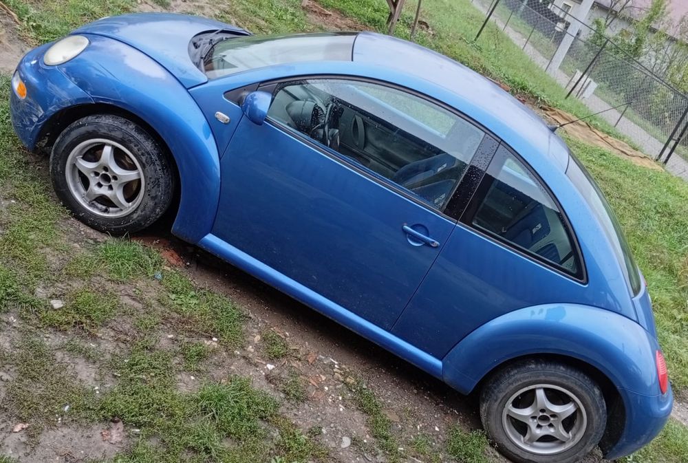 se vinde Volkswagen Beetle 900€ negociabil!!