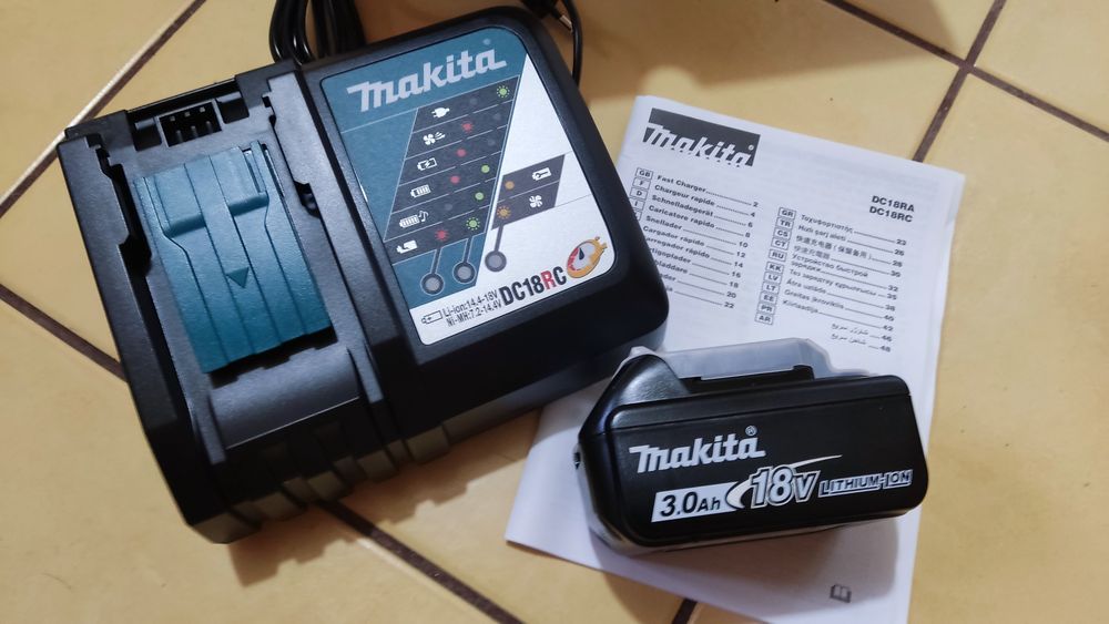 Încărcător + acumulator Makita baterie