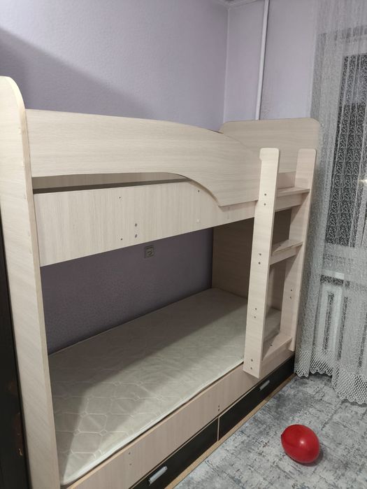 Двухярусный кровать