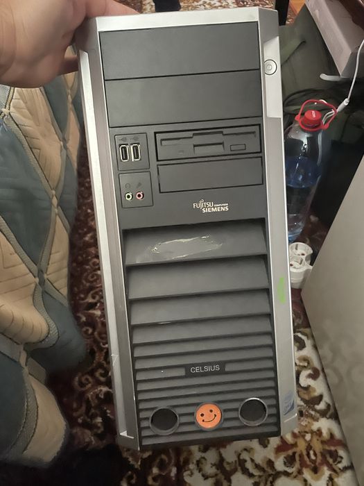 Pc Fujitsu Siemens + monitor LG