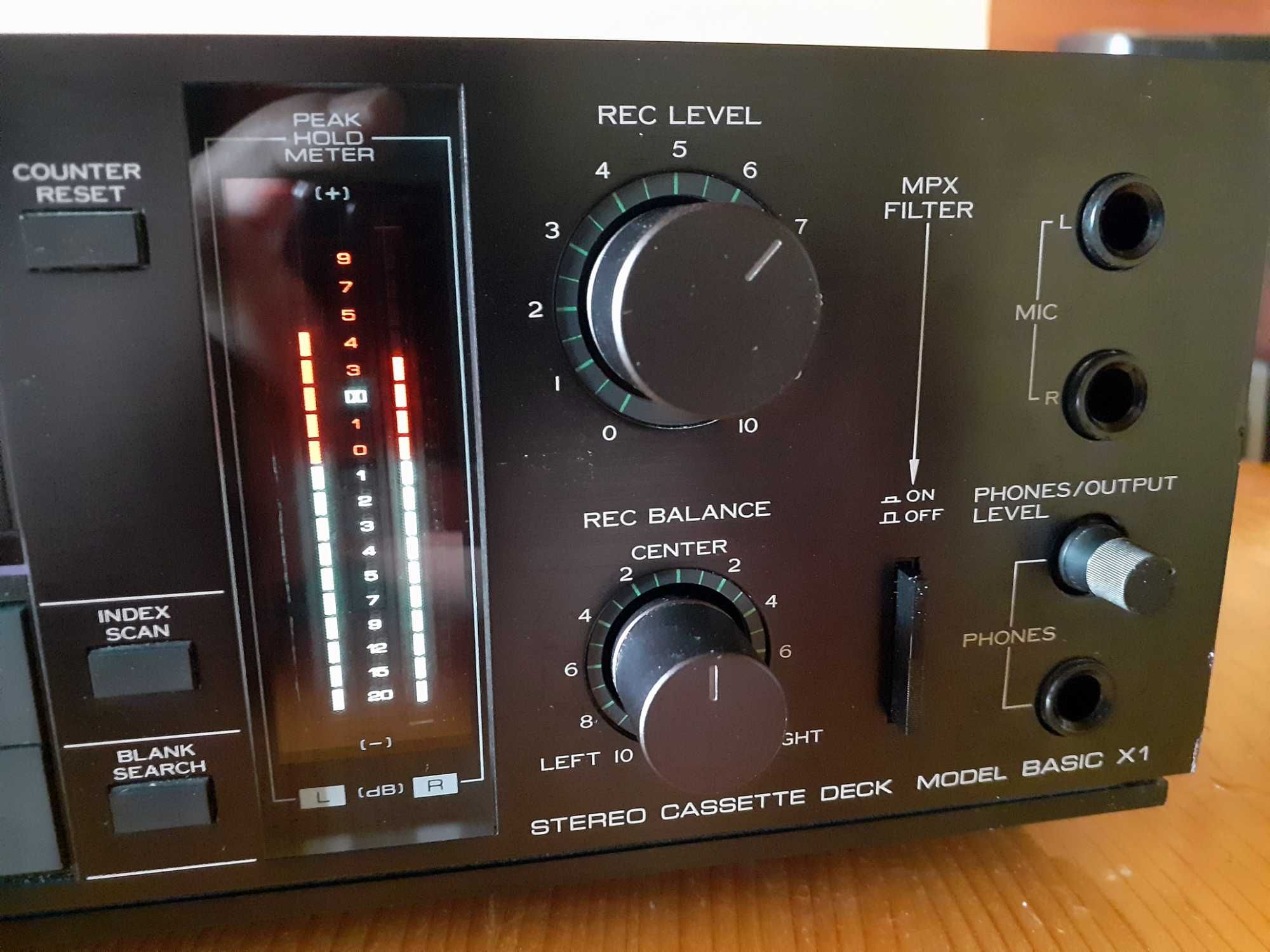 Дек ТОП модел KENWOOD BASIC X 1- Японски -Отличен.