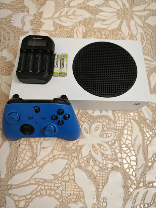 Xbox Series S+геймпад+зарядка+4 аккумулятора.