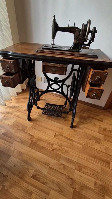 Masina de cusut vintage - de colectie  FRATI KEPICH