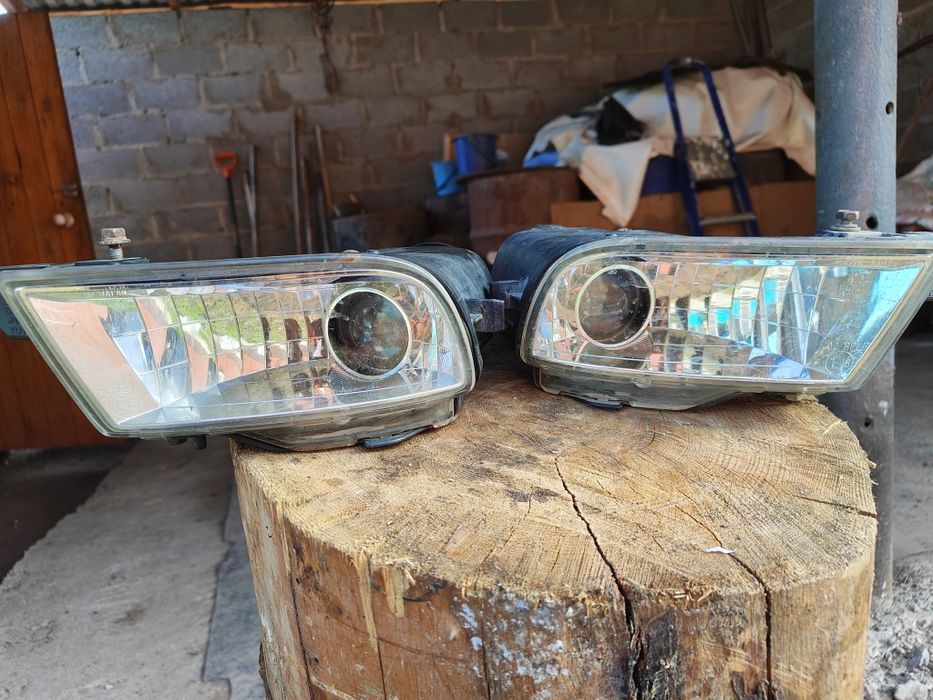 Туманки на Toyota altezza