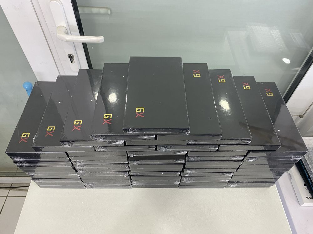 iPhone va boshqa barcha turdagi telefonlarga LCD ekran (displey) lar.