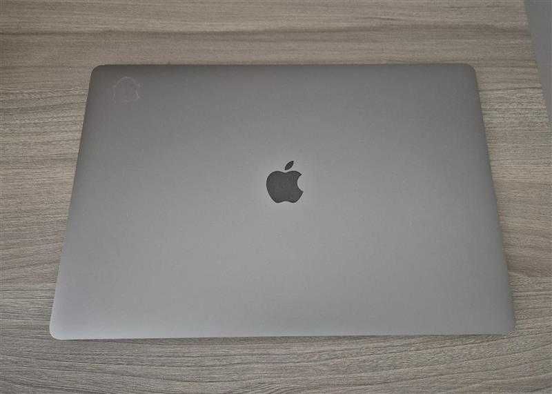 MacBook Pro A2141 16" Intel Core i9 8-core SSD 1TB RAM 16GB AMD 5500M