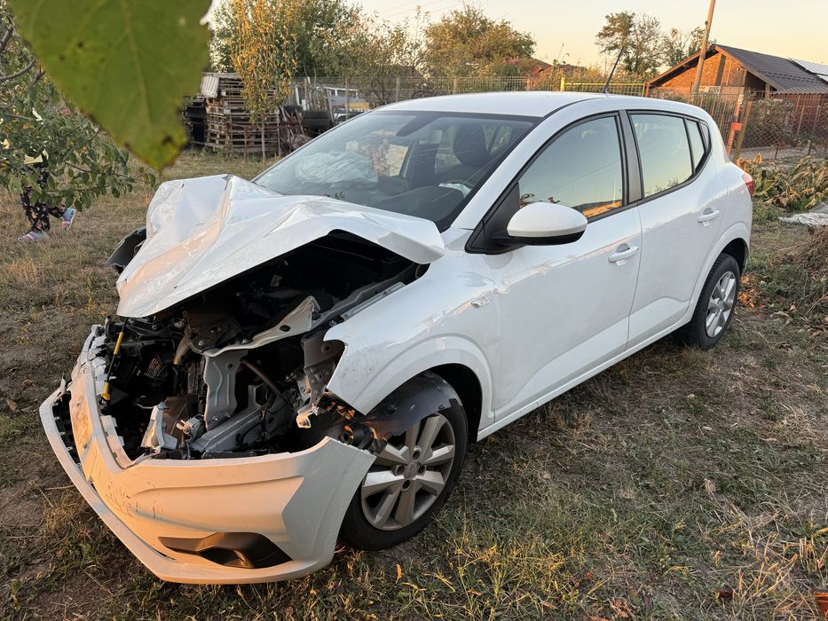 Vand Dacia Sandero 3/ avariat 2024 1.0 tce 14.000 km