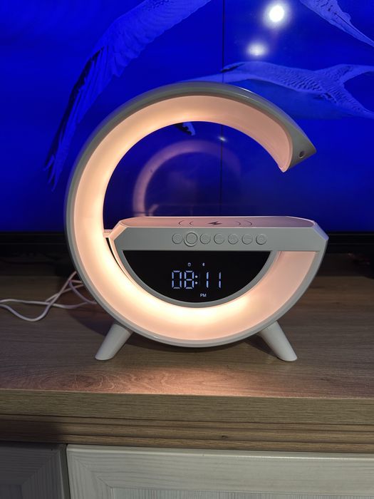 Нова комбинирана нощна лампа със зарядно, часовник, тонколона