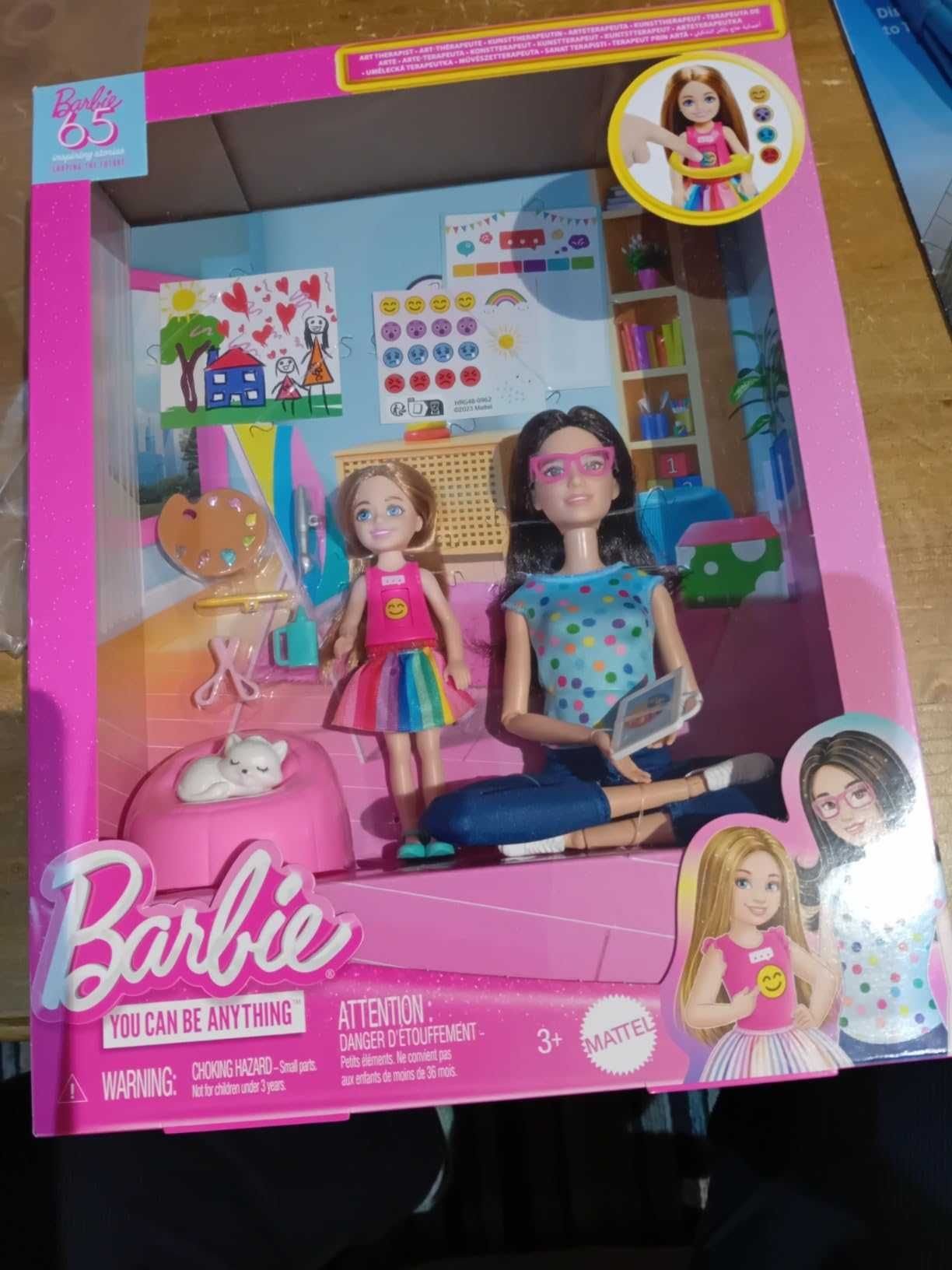 Комплект за игра Barbie Art Therapy с кукла терапевт, малка кукла
