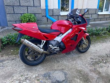 Honda Vfr 800 2000г