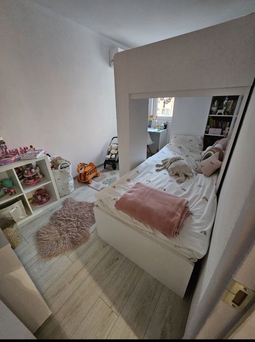 Продавам двуетажно легло