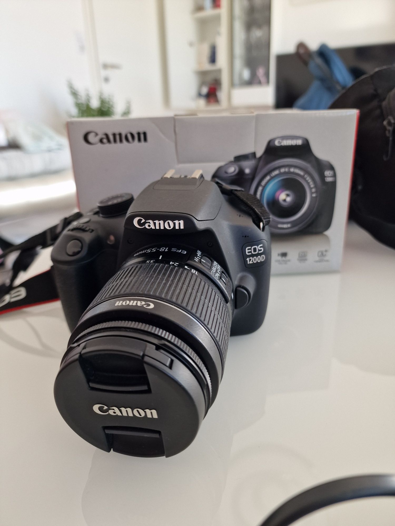 Canon EOS 1200D 18MP , Blake + Obiectiv EF-S 18-15mm III