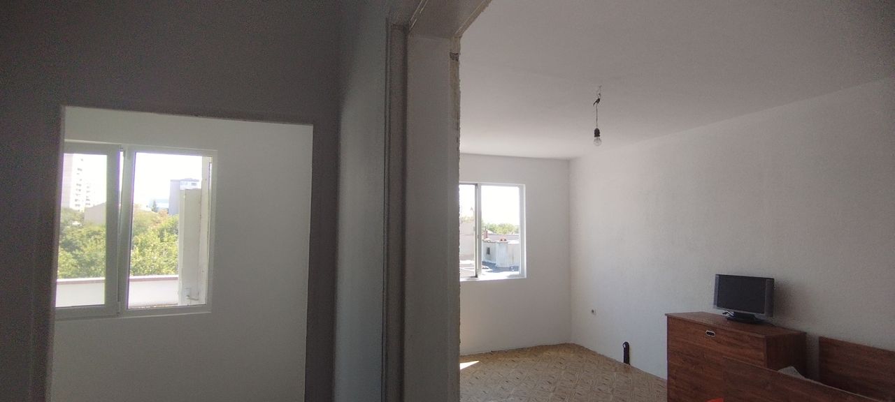 Продава се Едностаен апартамент в Хасково, Бадема - 50 кв.м за 867 €/кв.м - Снимка #1