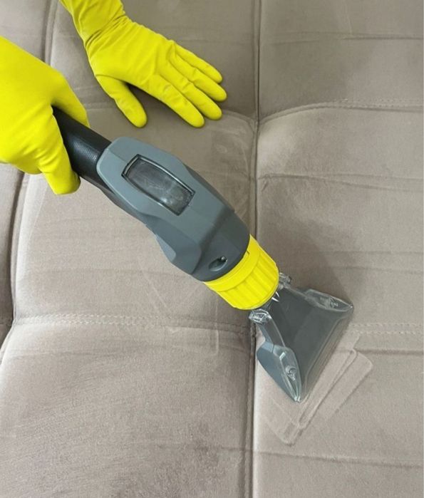 Химчистка мягкой мебели, мебели кафе и ресторанов. 
Ком