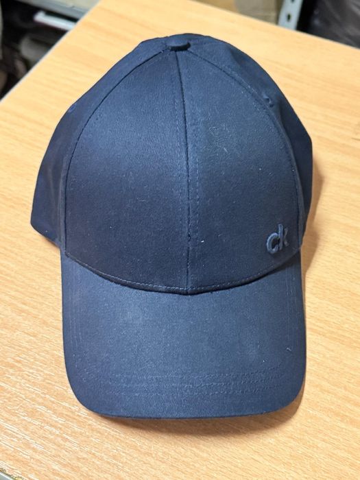 Vindem șapcă Calvin Klein