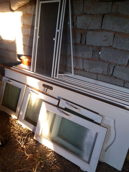 Пластик терезе мен есык сатылады