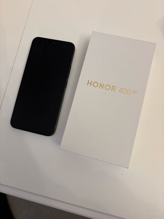 Vand telefon Honor 400 256 GB ca nou!