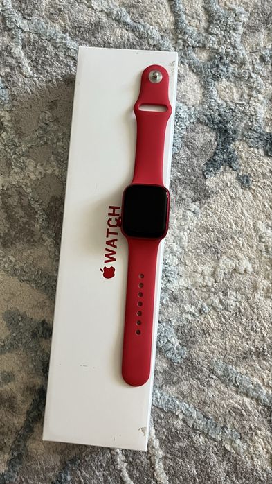 Продается Apple Watch series 8 41mm, red aluminium case