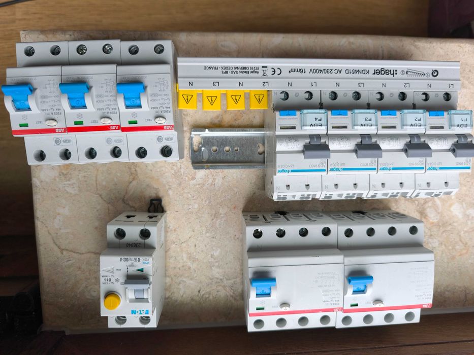 Vând  sigurante diferentiale mono și trifazice