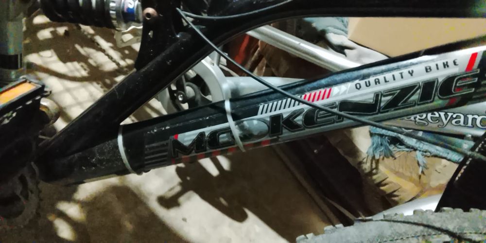 Vând bicicleta foarte frumoasa