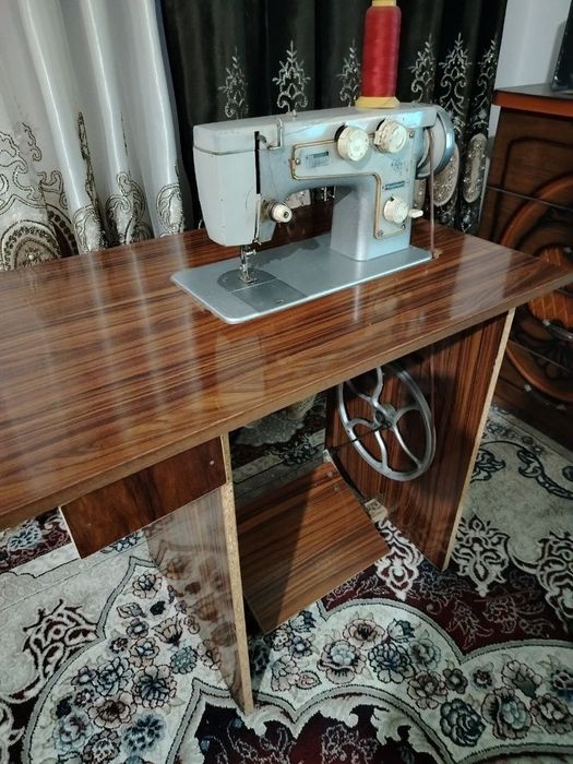 Tikuv moshina sotiladi