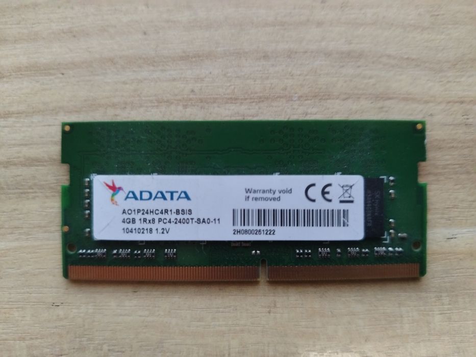 2×4GB DDR4 SO-DIMM (2400 MHz + 3200 MHz) — отличное состояние