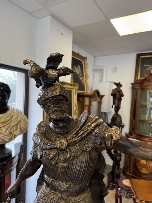 Doua statuete vechi din bronz masiv