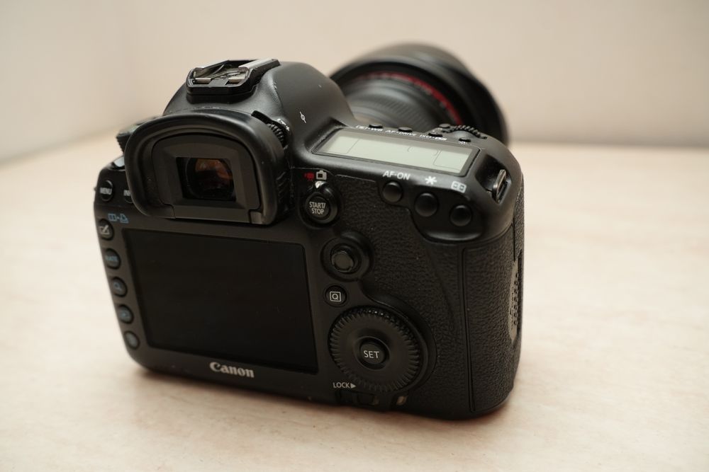 Canon 5D Mark III + Canon 16–35mm f/2.8L II USM – Stare bună