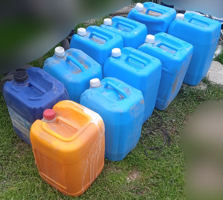 Канистры пластиковые б/у