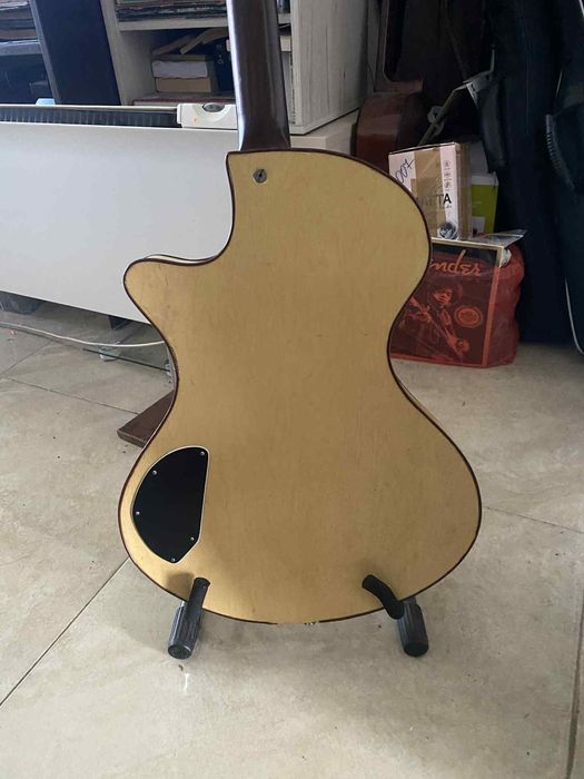 Стара италианска китара